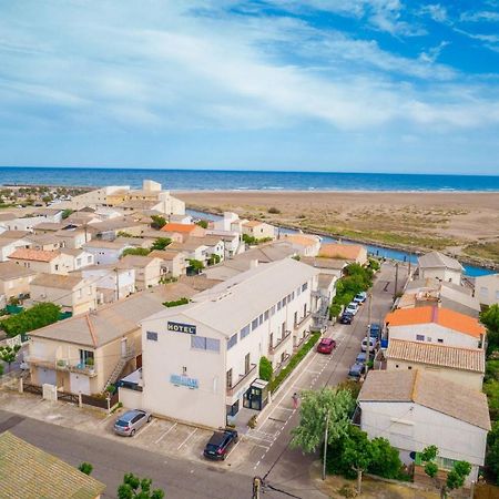 Hotel De La Plage Gruissan Bagian luar foto