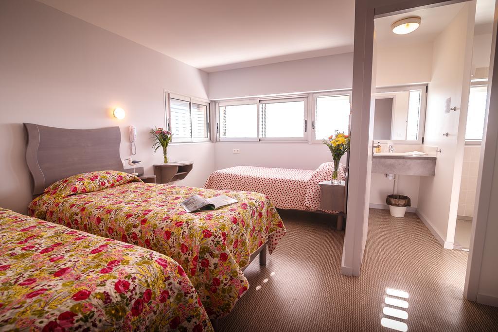 Hotel De La Plage Gruissan Bagian luar foto