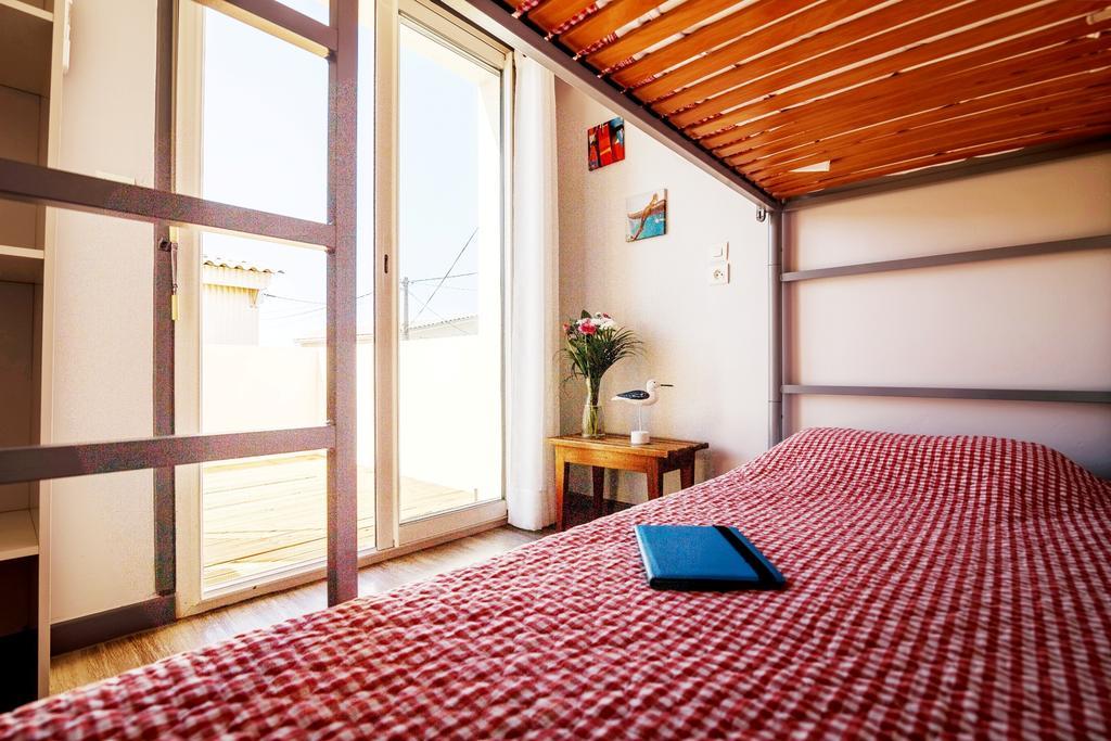 Hotel De La Plage Gruissan Bagian luar foto