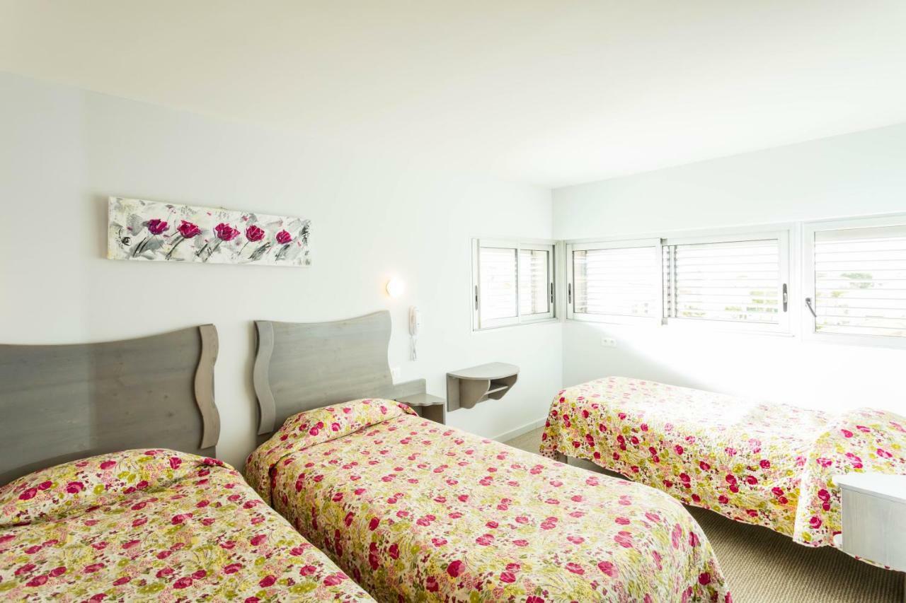 Hotel De La Plage Gruissan Bagian luar foto