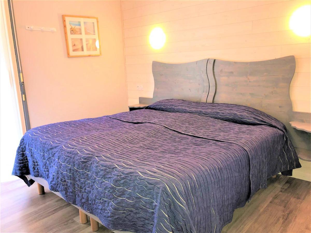 Hotel De La Plage Gruissan Bagian luar foto
